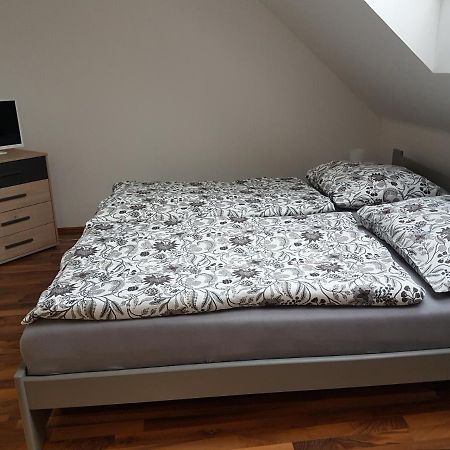 Apartman V Aleji Славков-у-Брна Екстер'єр фото